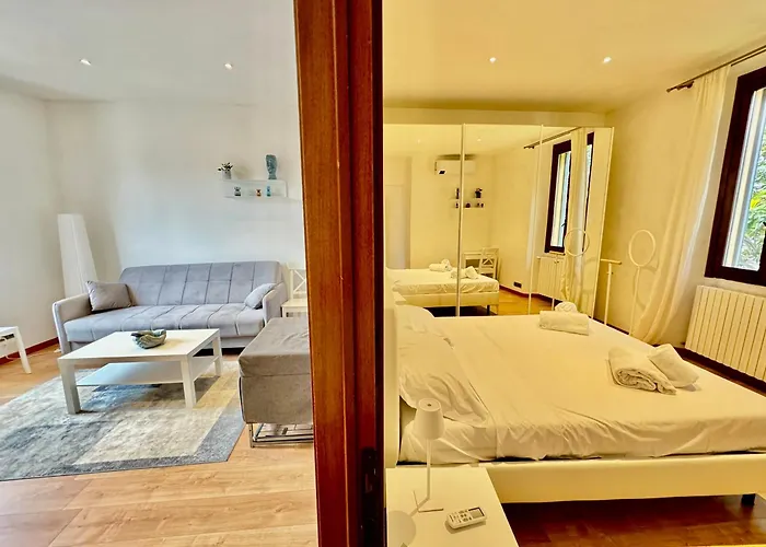 2bd Near The Station * Como