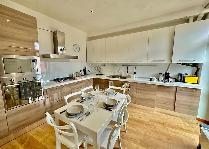 2bd Near The Station Como