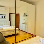 2bd Near The Station דירה