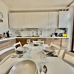 2bd Near The Station * קומו