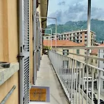 2bd Near The Station דירה