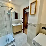 2bd Near The Station דירה קומו