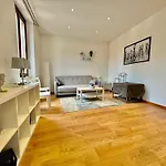 2bd Near The Station קומו