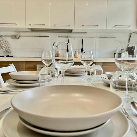 2bd Near The Station Como