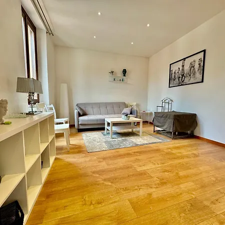 2bd Near The Station Комо