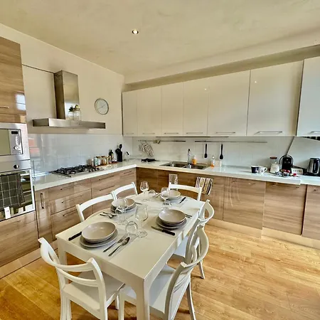 2bd Near The Station Комо