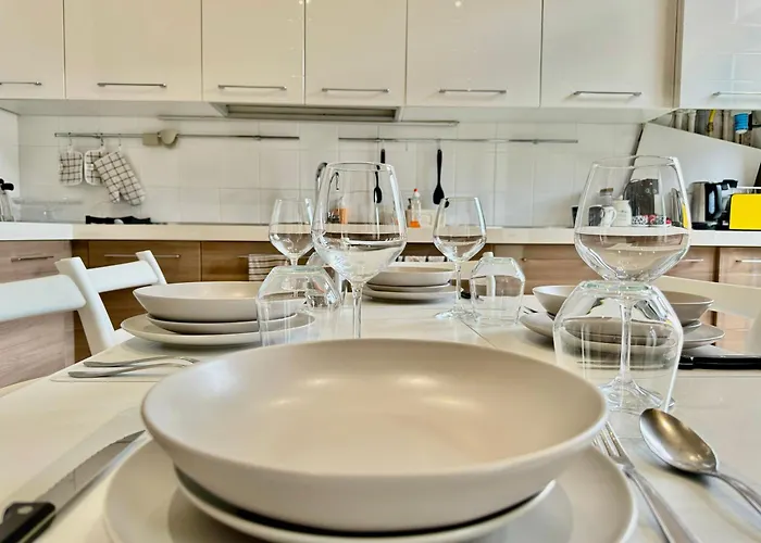 2bd Near The Station Como