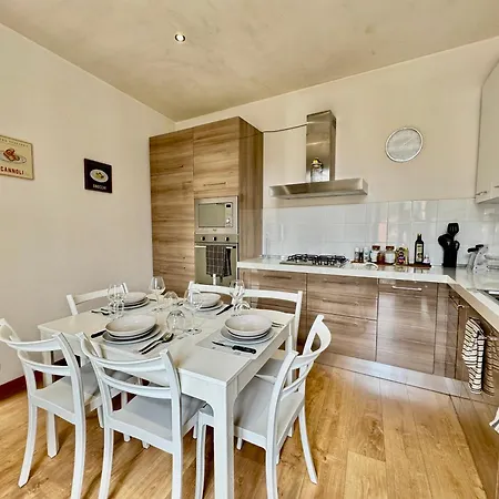 2bd Near The Station Appartamento *