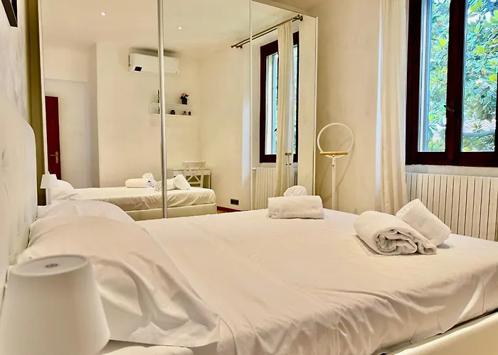 2bd Near The Station