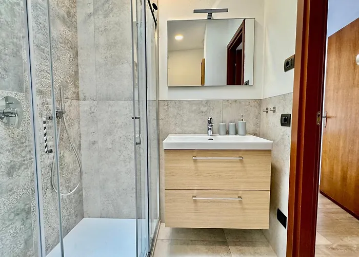 2bd Near The Station Como